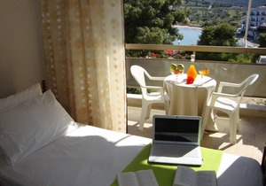 Bedroom two steps from Agia Marina beach
