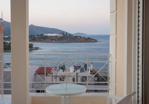 Bellevue Suites Studio 3 with Sea View