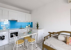 Bellevue Suites Apartment 3 with Sea View