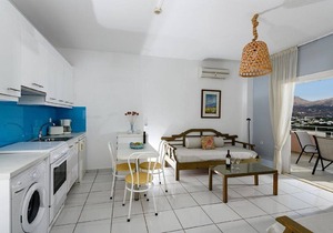 Bellevue Suites Apartment 3 with Sea View