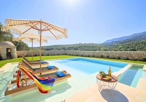 Blue Lake Villa Heated Pool