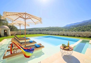 Blue Lake Villa Heated Pool