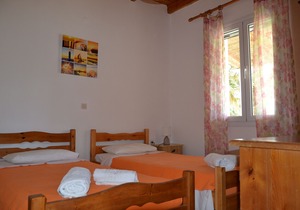 Bungalow Kefalonia: cute 2 bedroom bungalows in Spartia on a spacious territory