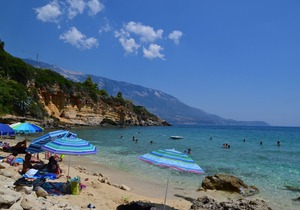 Bungalow Kefalonia: four 2 bedroom bungalows in Spartia on a spacious territory