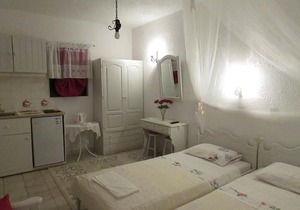 Castellino Studios - Twin Studio 7