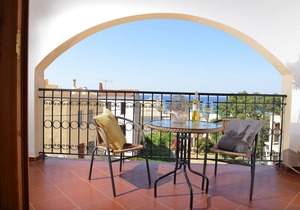 Castello Domus,Crete Residences