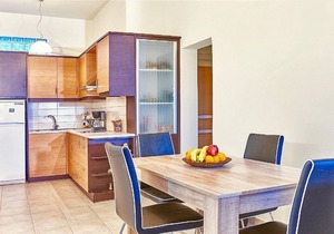 Charming 5-Bedroom Villa, Large Garden, Private Pool, Sea View - 800 m to a Sandy Beach in Karteros