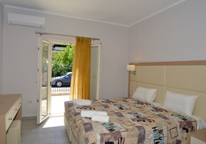 Cozy deluxe apartment a few steps from the beach!