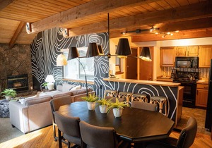 Cozy Sunriver Condo with Access to Exclusive Golf in Sunriver