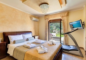 Cretan Sunny Villa | Heated Pool