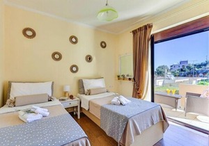 Cretan Sunny Villa Heated Pool