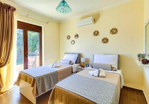 Cretan Sunny Villa Heated Pool