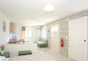 DELIGHTFUL STUDIO NEAR SANDY BEACH