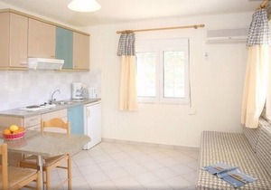 DELIGHTFUL STUDIO NEAR SANDY BEACH