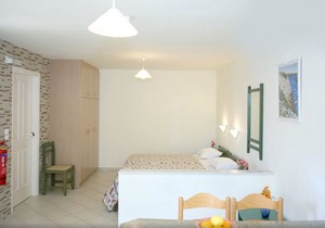 DELIGHTFUL STUDIO NEAR SANDY BEACH