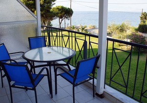 Diakopto beachfront, comfort single bedroom apartment (Punda Beach)