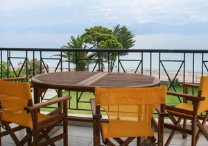 Diakopto beachfront, extra comfort 3BR family apartment (Punda Beach)