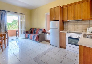 Dora Apartment 3 - in a quiet location only 300m from the sandy beach - in the bay of Agios Geo