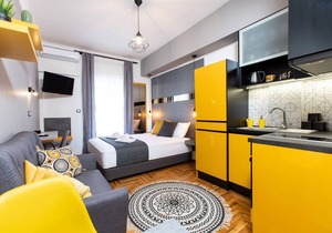Downtown Luxury Boutique Suites : The Yellow Suite