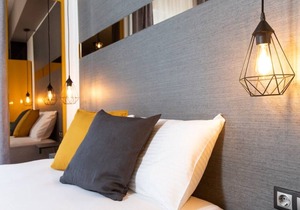 Downtown Luxury Boutique Suites : The Yellow Suite