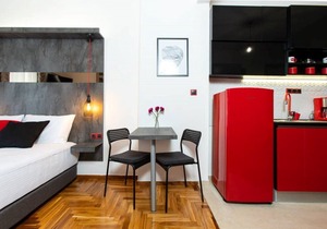 Downtown Luxury Boutique Suites : The Red Suite