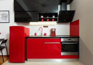 Downtown Luxury Boutique Suites : the red suite