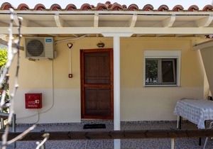 Drossia Bungalows 3 - One Bedroom Apartment, Sleeps 3