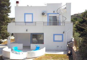 Elafonisos: Two storey house on the sea front