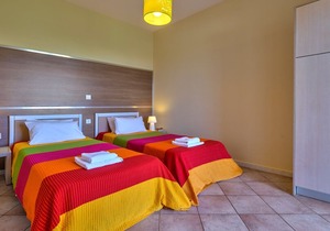 “ELEA 2” - Cozy Apartment with Swimming Pool Near the Sea