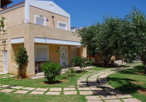“ELEA 3” - Cozy House with Swimming Pool Near the Sea