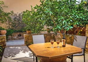 Elia 2 maisonette,Near Heraklion, beach & taverns