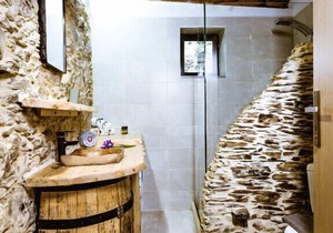 Ellafos Traditional Living 1