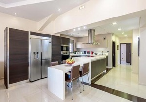 Evgenias Luxury Apartment with Rooftop Pool