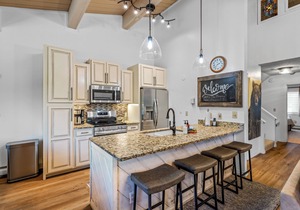 Expansive Condo! Walk to the Slopes! Winter Shuttle! Heated Pool & Hot Tub! in Steamboat