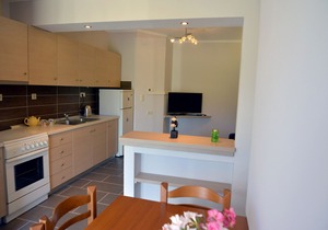 Family-sized condo a few steps from the beach!
