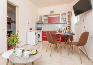 Flora Maisonettes 2 - Two Bedroom House, Sleeps 5