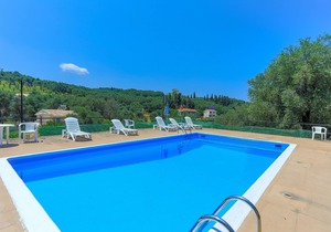 Fran Apartment: Cozzy apartment with a shared pool, breakfast options and close to the beach