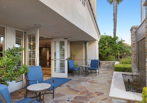 Friends and Family Disney Getaway! Two Studio Suites w/Full Kitchens! Pool! in Anaheim