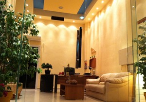 Fully equipped studios in the center of the village only 70m from the beach