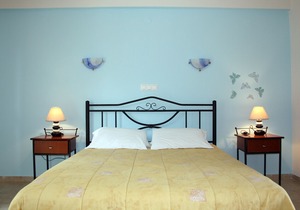 Fully equipped studios in the center of the village only 70m from the beach