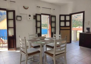 Gompos Apartment - Cozy Apartment next to the sea - Amazing Sea View