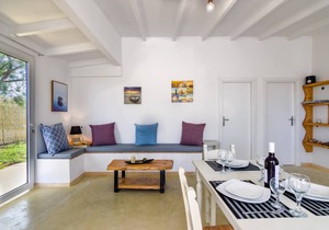Hara's beach villa with private pool