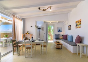 Hara's beach villa with private pool
