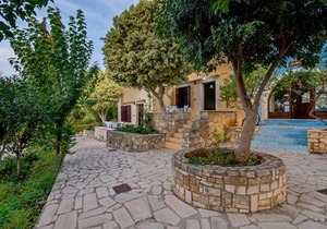 Heliopetra studios, small village close to beaches