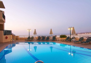 Holiday home complex with pool, close to the sea, wifi | Sfakaki, Crete