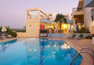 Holiday home complex with pool, close to the sea, wifi | Sfakaki, Crete