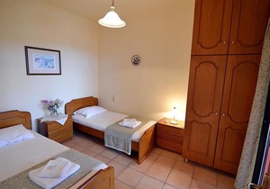Holiday house Agios Myronas for 4 - 8 persons with 4 bedrooms - Holiday house