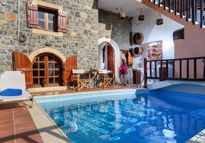 Holiday house Plaka for 1 - 8 persons with 2 bedrooms - Holiday home