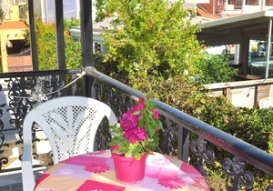 Holiday Studio Apartments "yannis" on the beach of Agios Gordios in Corfu