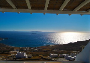 Houlakia's Paradise - Standing view and private pool